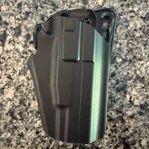Black Safariland Glock 17/25/26 holster. New.